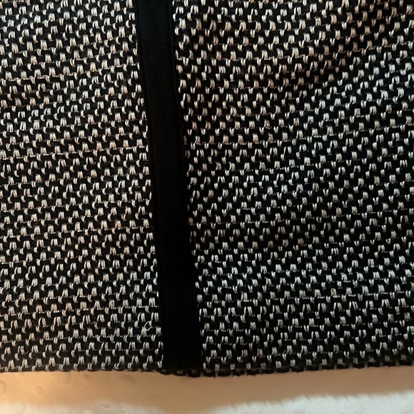 Loft size 2 tweed mini skirt - Picture 4 of 7